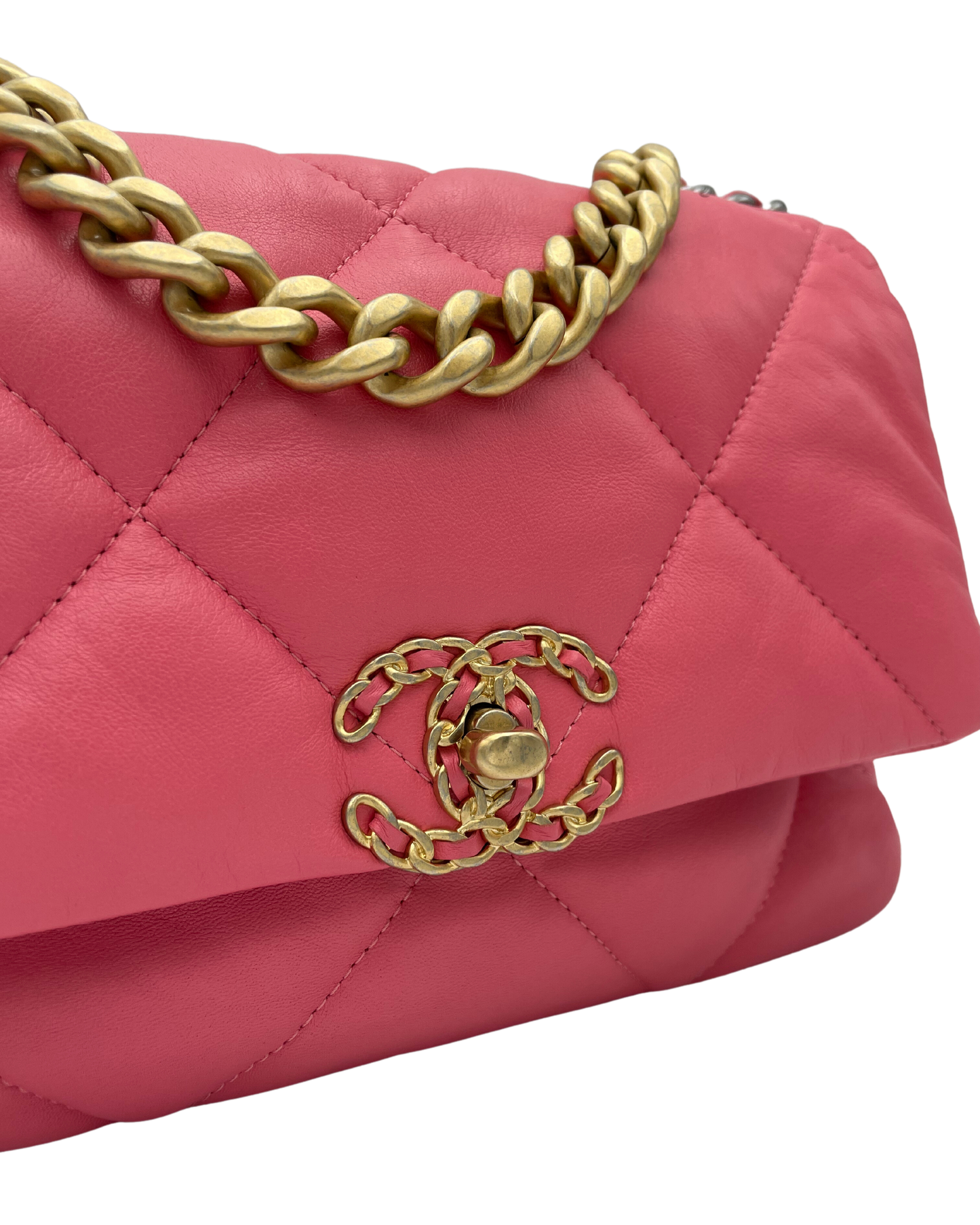 Chanel 19