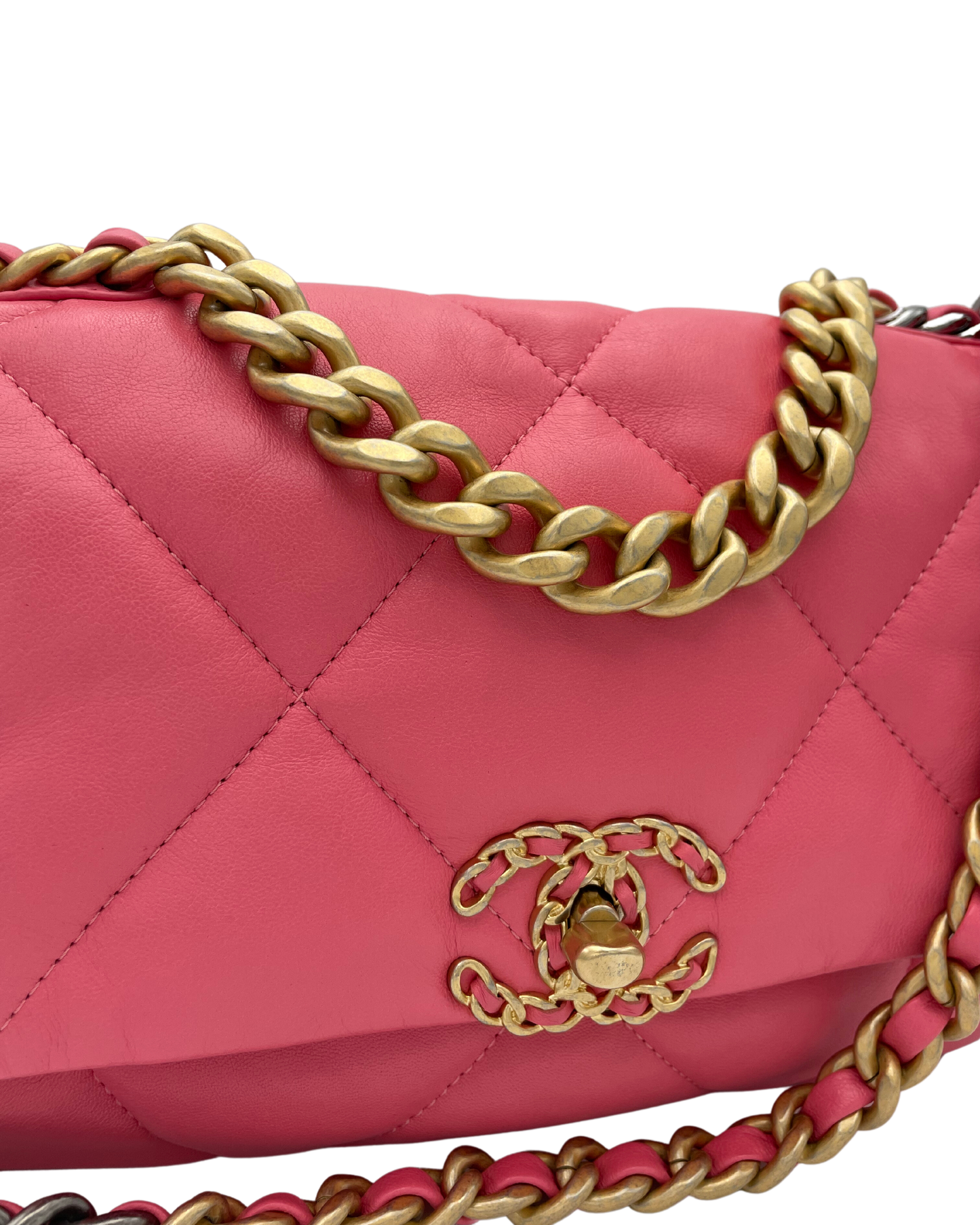 Chanel 19